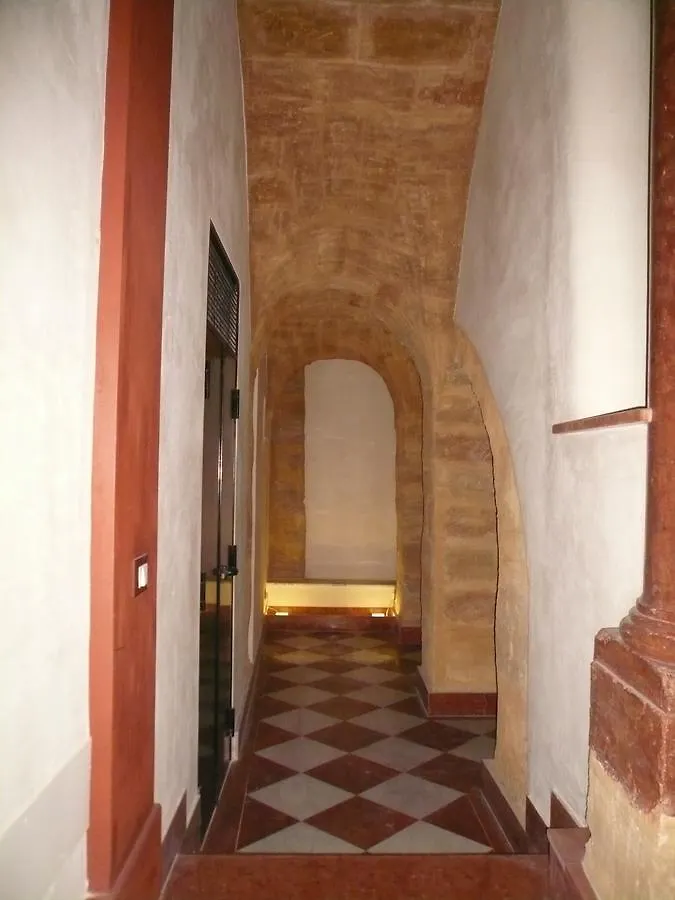 Palazzo Nuccio 0*, Palermo İtalya